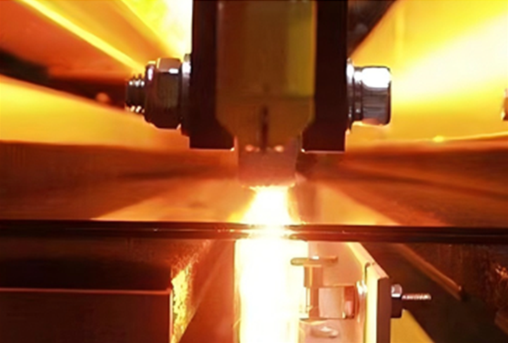 Thick glass cutting preheater